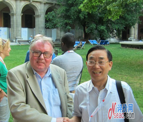ISSI理事會成員、Journal of Informetrics主編L. Egghe教授與邱均平教授在一起