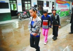 【組圖】15歲女孩父母雙亡 獨自帶大妹妹弟弟
